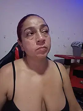 Snapshot of Tumilf chatting on 06.23.26 Tumilf online show from 06.23.26