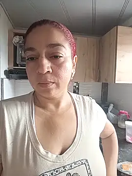 Snapshot of Tumilf chatting on 06.25.26 Tumilf online show from 06.25.26