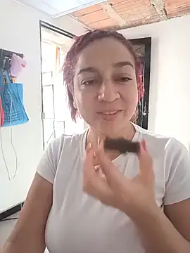 Snapshot of Tumilf chatting on 06.29.26 Tumilf online show from 06.29.26