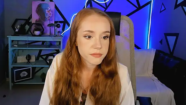 Snapshot of MilaSiren chatting on 05.16.26 MilaSiren online show from 05.16.26