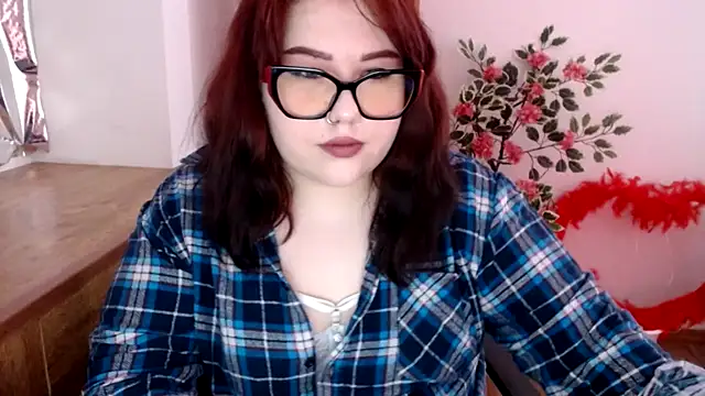 Snapshot of KarolinasHot chatting on 06.10.26 KarolinasHot online show from 06.10.26
