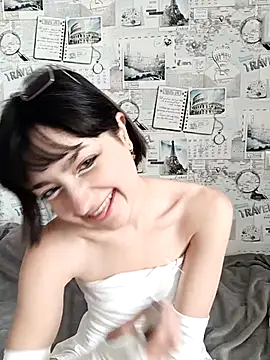 Snapshot of zyranoct chatting on 05.27.26 zyranoct online show from 05.27.26
