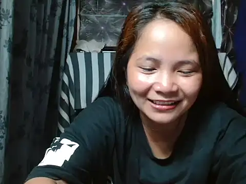 Snapshot of Lenasis chatting on 05.11.26 Lenasis online show from 05.11.26