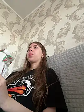 EvaAkiins online show from 06.16.26