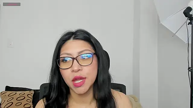 Snapshot of GoddessValentinaX chatting on 08.02.26 GoddessValentinaX online show from 08.02.26