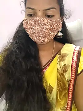 Snapshot of silksmitha- chatting on 07.17.26 silksmitha- online show from 07.17.26