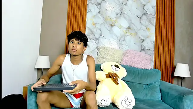 Snapshot of BOUL_GUYS chatting on 05.24.26 BOUL GUYS online show from 05.24.26