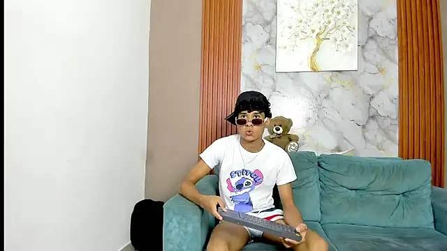 Snapshot of BOUL_GUYS chatting on 05.27.26 BOUL GUYS online show from 05.27.26