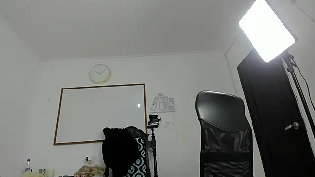 Snapshot of Aithana_queen chatting on 05.31.26 Aithana queen online show from 05.31.26