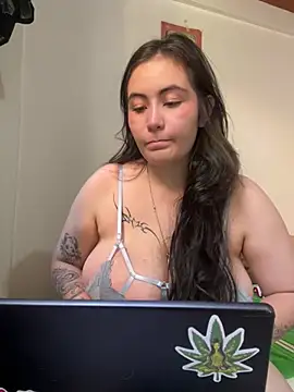 Snapshot of LiaxxKarla chatting on 05.31.26 LiaxxKarla online show from 05.31.26