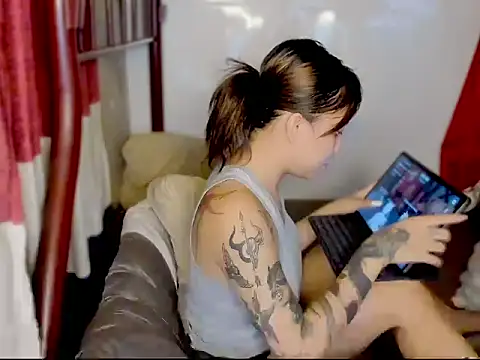Snapshot of ArianaLore chatting on 07.28.26 ArianaLore online show from 07.28.26