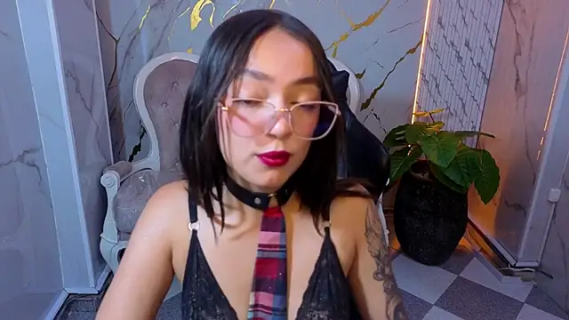 Snapshot of Cinnamon_b chatting on 05.15.26 Cinnamon b online show from 05.15.26