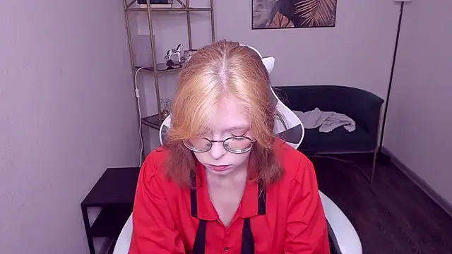 Snapshot of FoxxyyPolly chatting on 05.16.26 FoxxyyPolly online show from 05.16.26