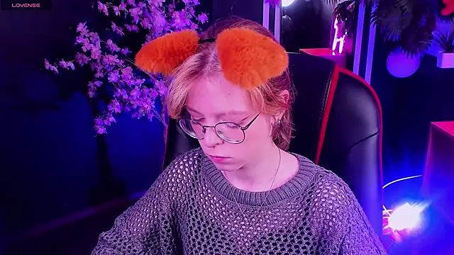 Snapshot of FoxxyyPolly chatting on 06.01.26 FoxxyyPolly online show from 06.01.26