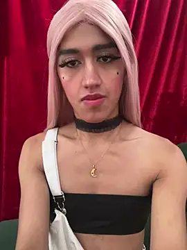 Snapshot of Luna_Sissy_ chatting on 06.06.26 Luna Sissy online show from 06.06.26