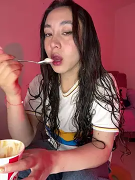 Snapshot of aiko-o chatting on 07.13.26 aiko-o online show from 07.13.26
