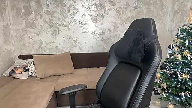 SophiePale online show from 12.19.25