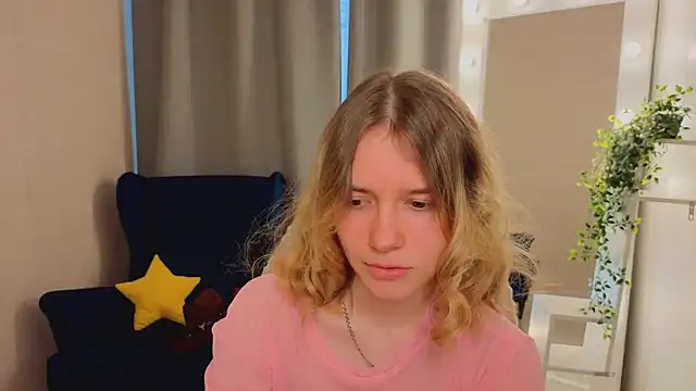 Snapshot of MilanaRayy chatting on 06.17.26 MilanaRayy online show from 06.17.26