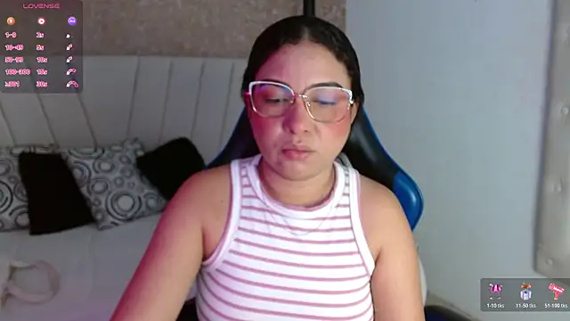 Snapshot of AliceSmity__ chatting on 06.16.26 AliceSmity online show from 06.16.26