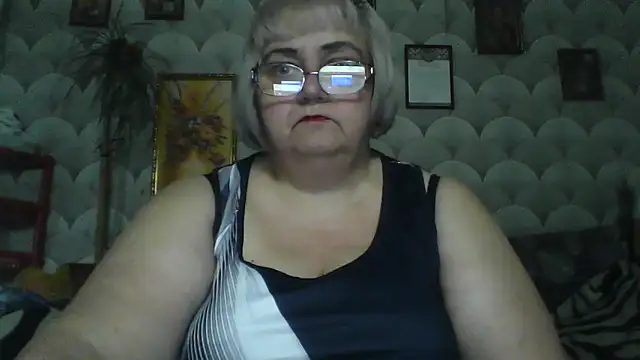 Snapshot of MarinaFarina53 chatting on 05.31.26 MarinaFarina53 online show from 05.31.26