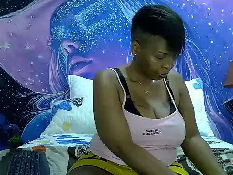 Snapshot of BlackBeautyJuXx chatting on 06.19.26 BlackBeautyJuXx online show from 06.19.26