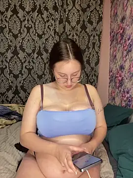 Snapshot of viksiss chatting on 05.26.26 viksiss online show from 05.26.26