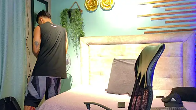 Snapshot of criss_hardcock_ chatting on 06.13.26 criss hardcock online show from 06.13.26