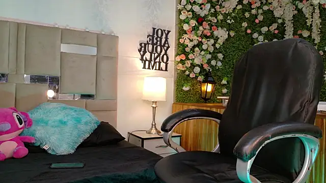 Snapshot of KarolFoxxi__ chatting on 07.12.26 KarolFoxxi online show from 07.12.26
