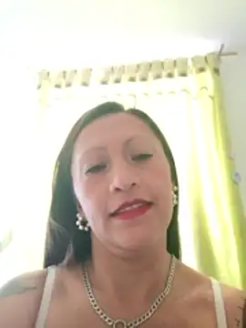 Snapshot of Vely_ chatting on 05.29.26 Vely online show from 05.29.26