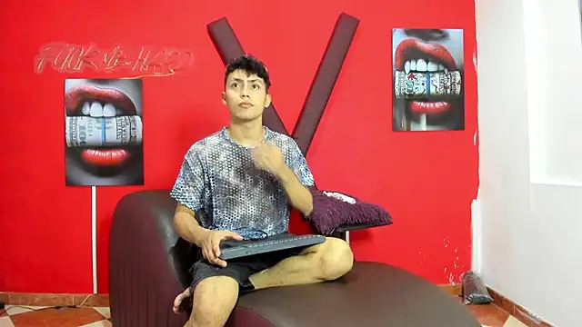 CAT LOVE1 online show from 05.15.26