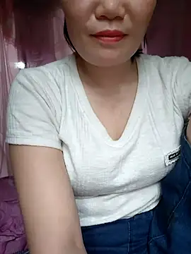 Snapshot of -Trici- chatting on 06.19.26 -Trici- online show from 06.19.26