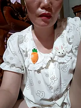 Snapshot of -Trici- chatting on 06.29.26 -Trici- online show from 06.29.26