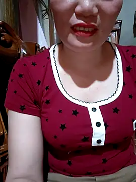 Snapshot of -Trici- chatting on 07.20.26 -Trici- online show from 07.20.26