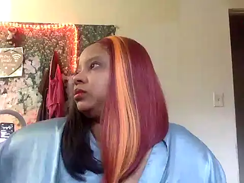 Snapshot of Fetiishjoiqueen chatting on 05.29.26 Fetiishjoiqueen online show from 05.29.26