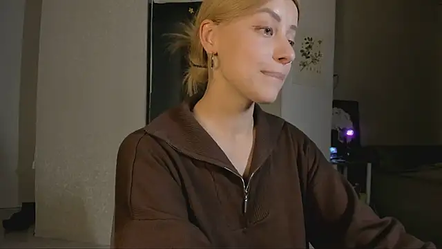 Snapshot of Jane_Bright chatting on 03.08.25 Jane Bright online show from 03.08.25