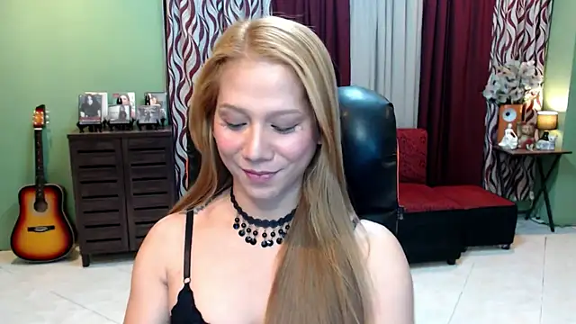 Snapshot of dreamgirlHILARY chatting on 04.29.26 dreamgirlHILARY online show from 04.29.26