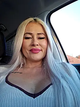 Snapshot of MILFBARBY chatting on 02.06.25 MILFBARBY online show from 02.06.25