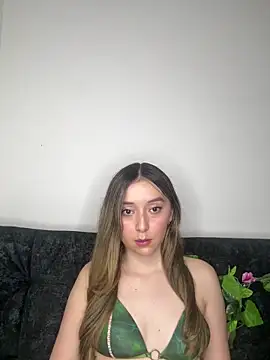 Sarisloves online show from 06.18.26