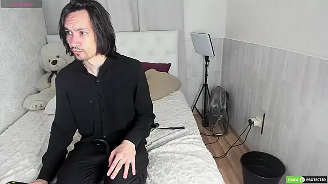 Snapshot of CalvinChapman chatting on 07.17.26 CalvinChapman online show from 07.17.26