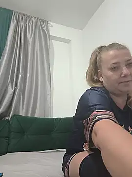 Snapshot of JuliaBestX chatting on 07.23.26 JuliaBestX online show from 07.23.26