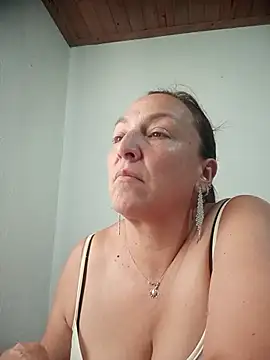 Snapshot of dangerous_milf chatting on 07.18.26 dangerous milf online show from 07.18.26