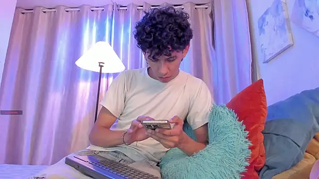 Snapshot of kairox_ chatting on 07.12.26 kairox online show from 07.12.26