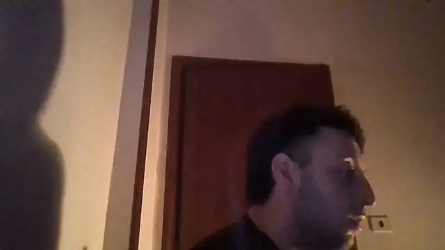 Snapshot of VincentZe99 chatting on 05.17.26 VincentZe99 online show from 05.17.26