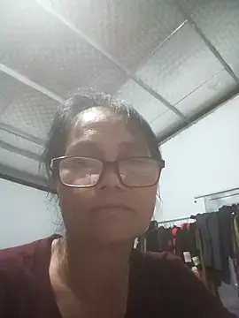 Snapshot of Vieekee chatting on 06.27.26 Vieekee online show from 06.27.26