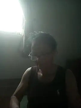 Snapshot of Vieekee chatting on 06.29.26 Vieekee online show from 06.29.26