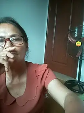 Snapshot of Vieekee chatting on 07.03.26 Vieekee online show from 07.03.26