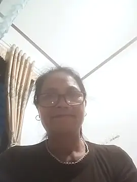 Snapshot of Vieekee chatting on 07.04.26 Vieekee online show from 07.04.26