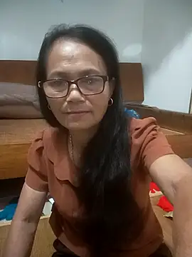 Snapshot of Vieekee chatting on 07.17.26 Vieekee online show from 07.17.26