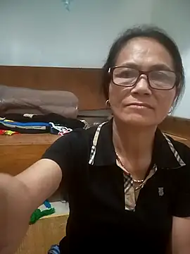 Snapshot of Vieekee chatting on 07.18.26 Vieekee online show from 07.18.26