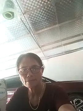 Snapshot of Vieekee chatting on 07.25.26 Vieekee online show from 07.25.26